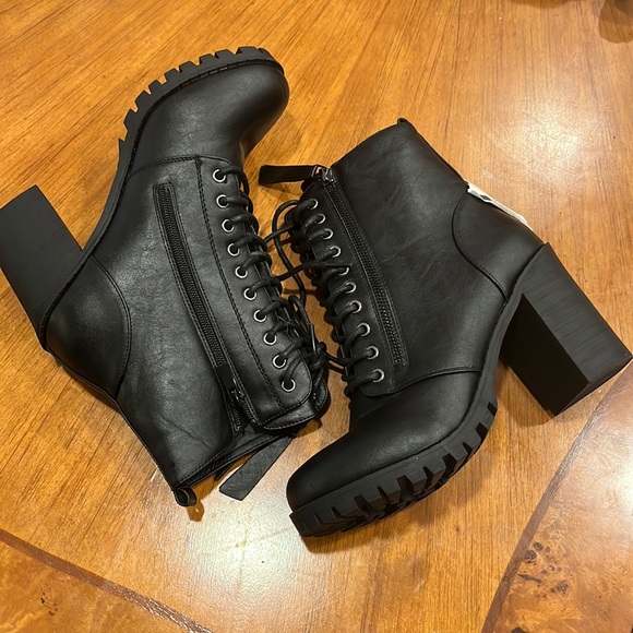 Forever 21 bliss ankle 🥾 boots - Picture 1 of 6